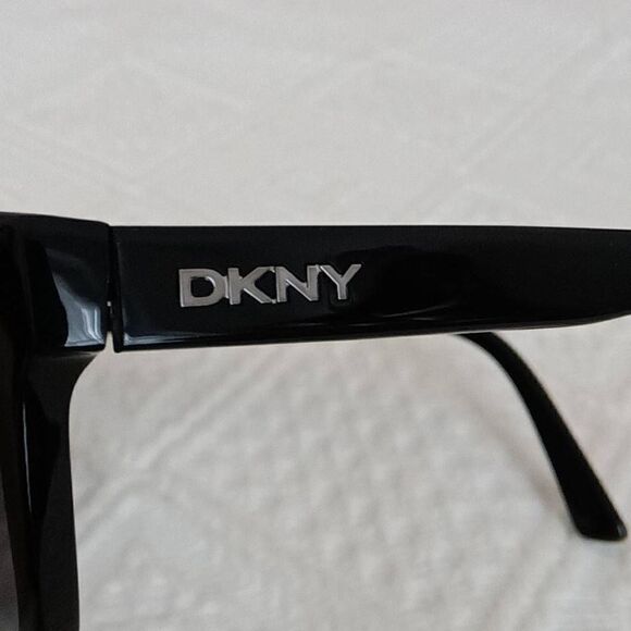 DKNY Unisex DY4139 368887 Full Rim Black Grey Solid Sunglasses with Case - Picture 4 of 6